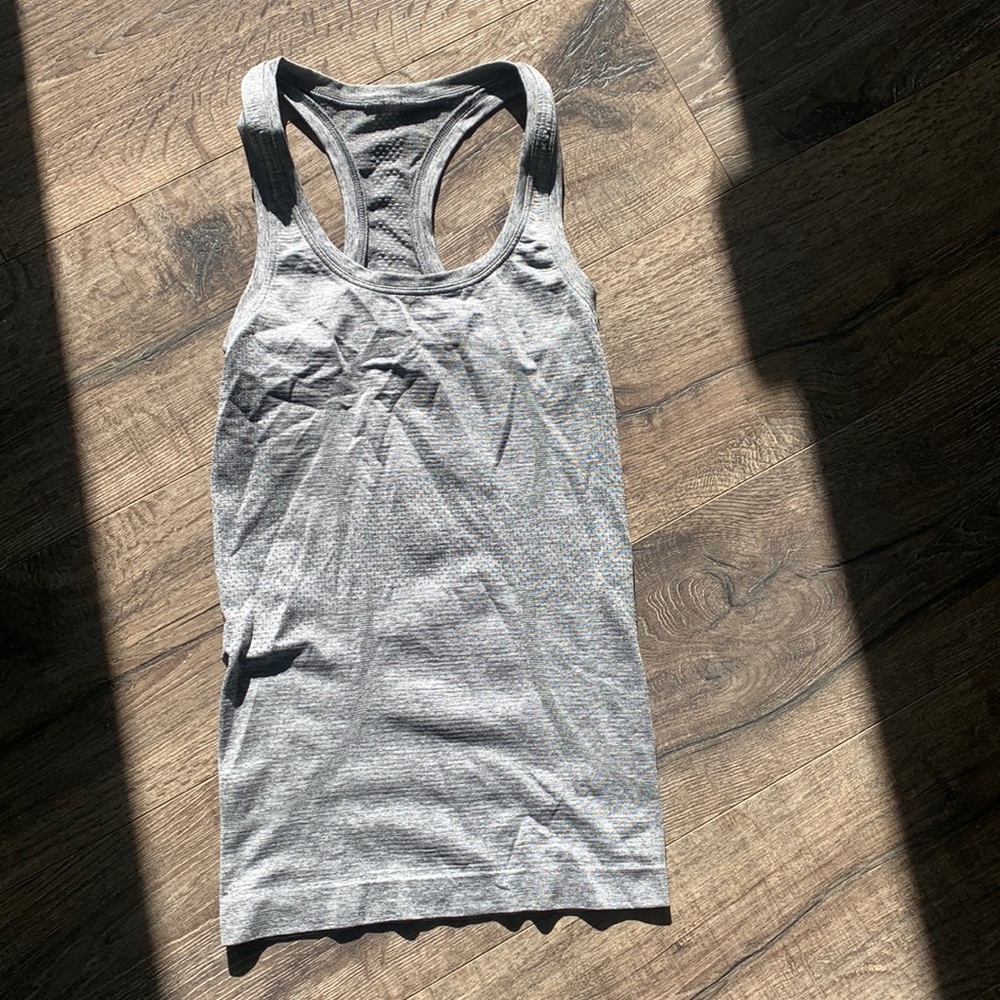 Lululemon tank top